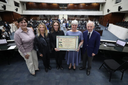 Médica Laila de Laguiche é a nova Cidadã Honorária do Estado do Paraná