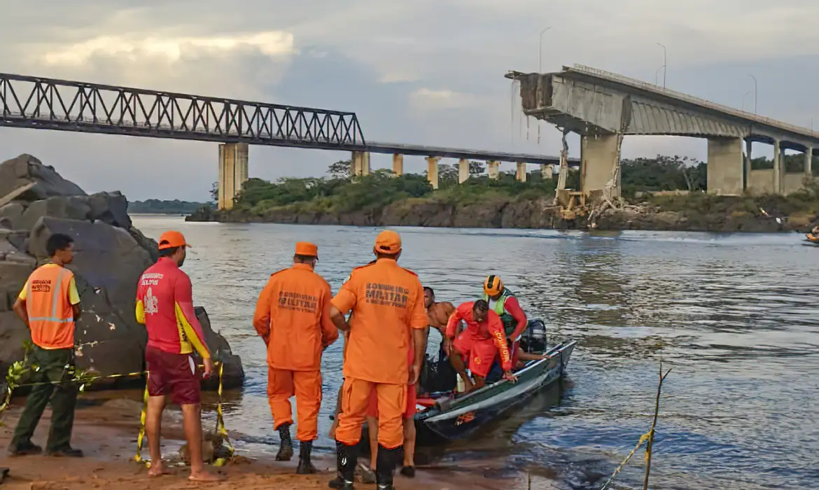 Ponte desaba entre Tocantins e Maranhão; uma morte é confirmada