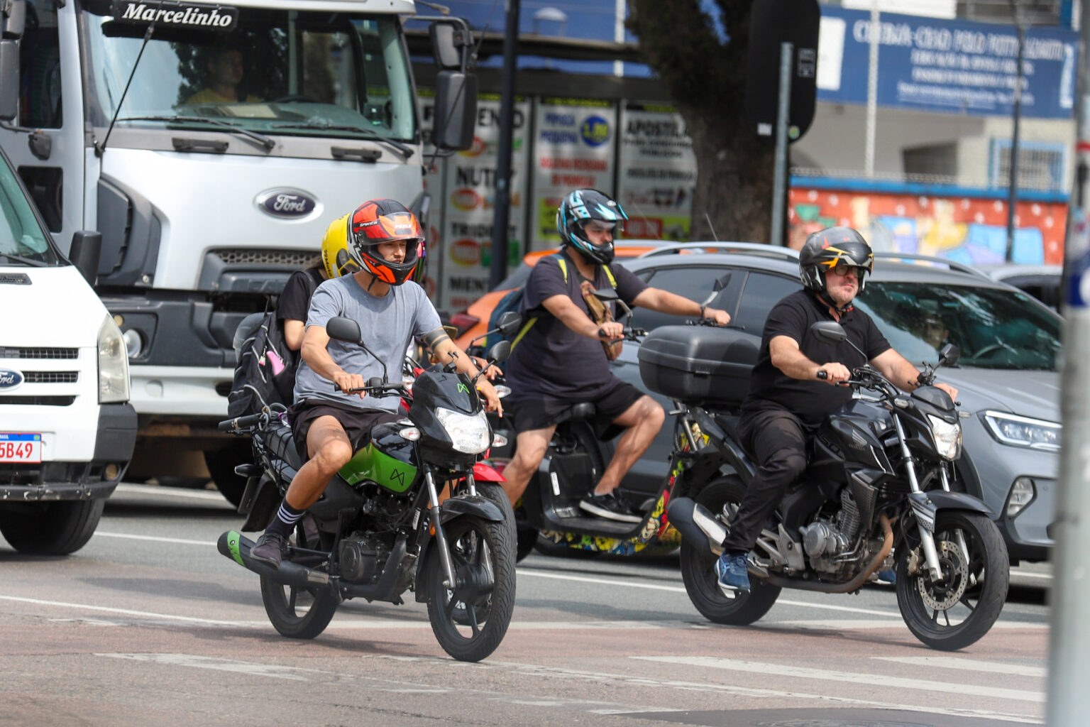 Lei que isenta IPVA de motos até 170 cilindradas é sancionada pelo governador Ratinho Junior