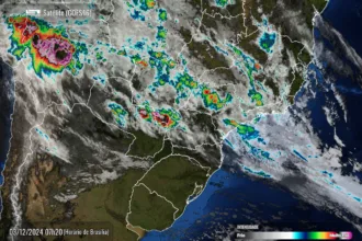 Mapa, nuvens e chuva no Paraná