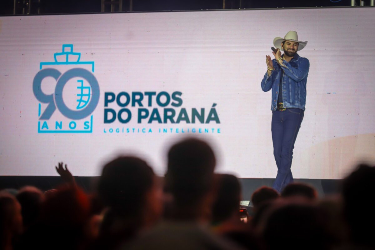 Sertanejo Loubet leva 19 mil pessoas à Arena Verão Maior de Pontal do Paraná 9 20250111 agb loubet verao maior 29
