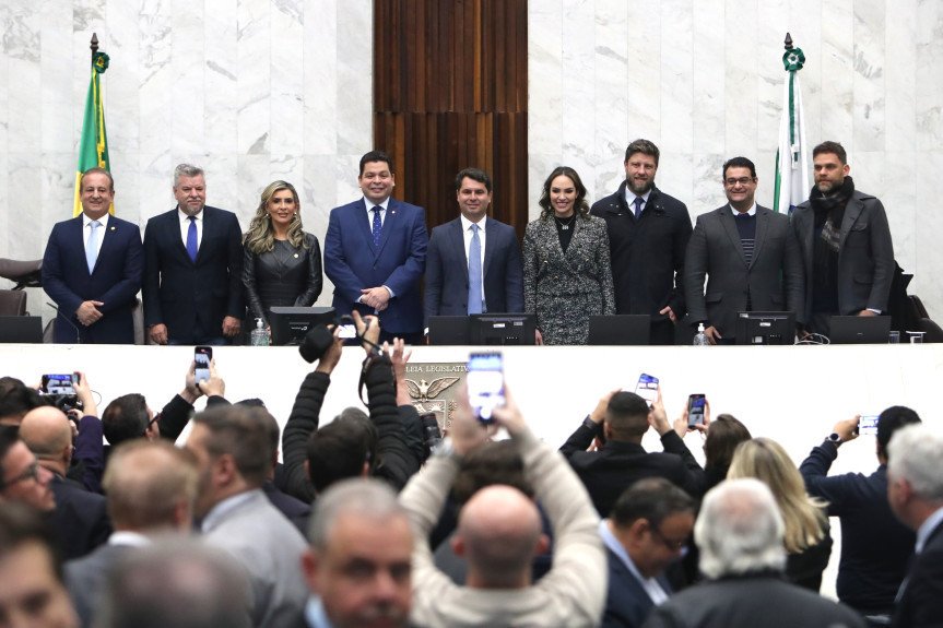 Membros da nova Mesa Diretora da Casa na ocasião da eleição do colegiado, ocorrido em 2024.