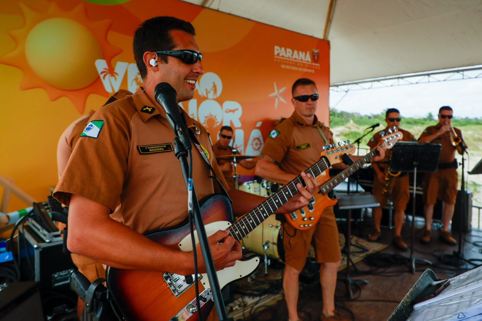 Banda da Polícia Militar levanta o público com hits e talento no Verão Maior Paraná