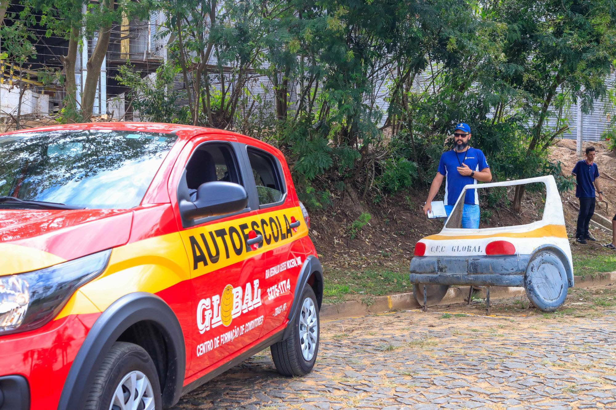 Detran regulamenta uso de tecnologias embarcadas em veículos de autoescolas