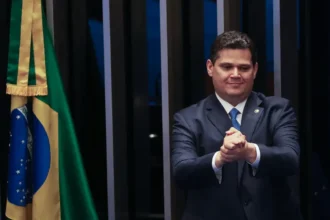 Davi Alcolumbre é eleito presidente do Senado