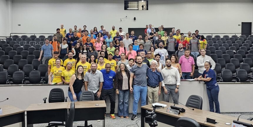A audiência ocorreu na Câmara de Vereadores e teve como objetivo ouvir as demandas da comunidade para garantia de melhorias (Crédito: Divulgação / PMM)