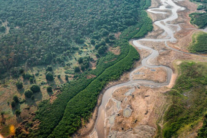 Vista aérea de rio e seca na comunidade em Manaquiri (AM). Foto: Ricardo Stuckert/PR