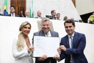 Delegado Jacovós toma posse como 2º vice-presidente na Alep