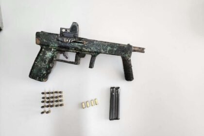 submetralhadora calibre .22