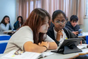 Alunos do Paraná têm maior tempo de estudo do País e instrução da população dobra, aponta Censo