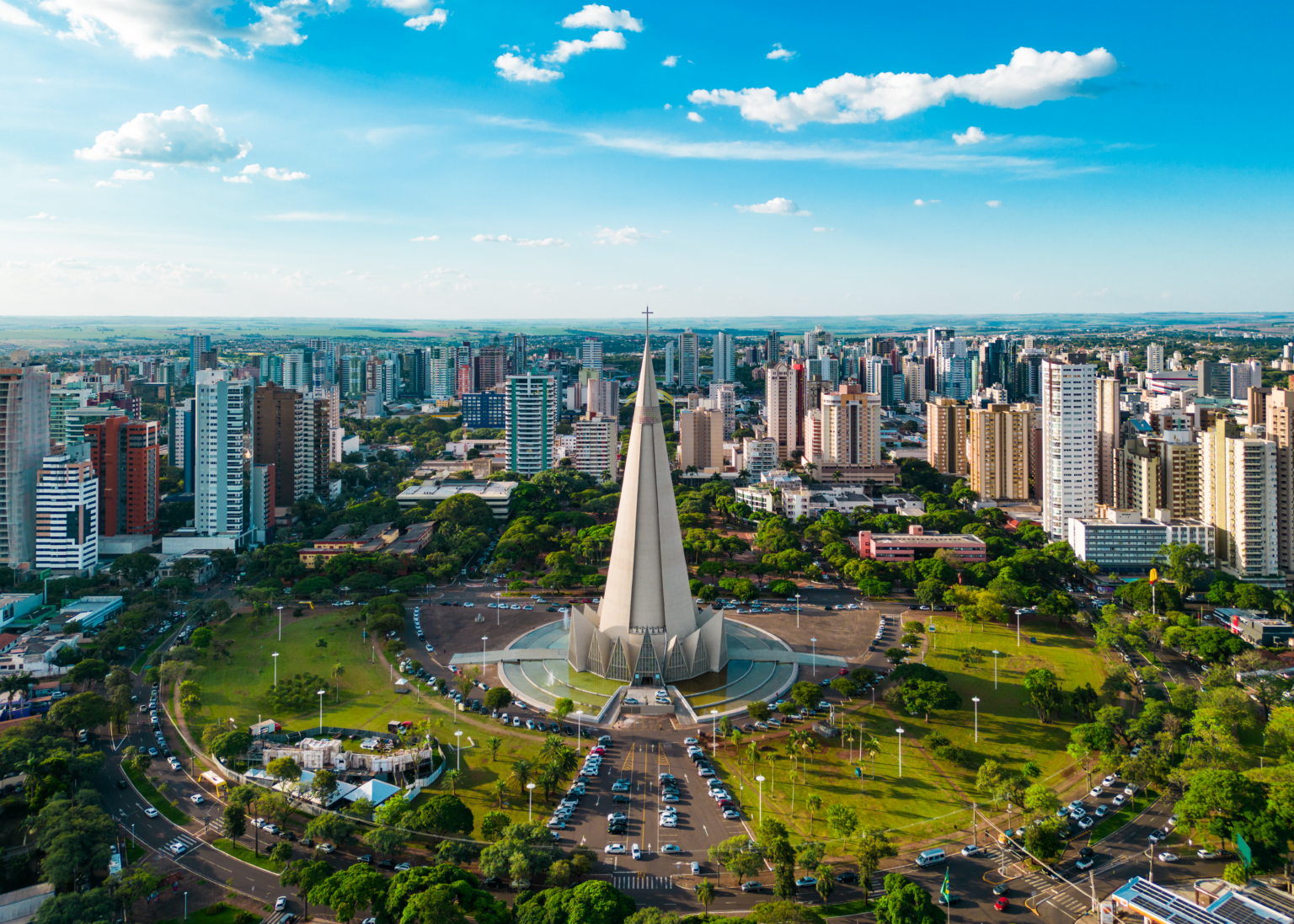 Cidade de Maringá com a Catedral ao centro (Crédito: Arquivo/PMM)