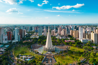 Cidade de Maringá com a Catedral ao centro (Crédito: Arquivo/PMM)