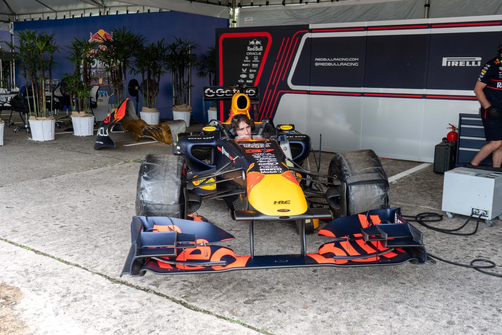 Red Bull Showrun: com motores já ligados, pilotos falam da emoção de estar no Brasil 6 dsc06410