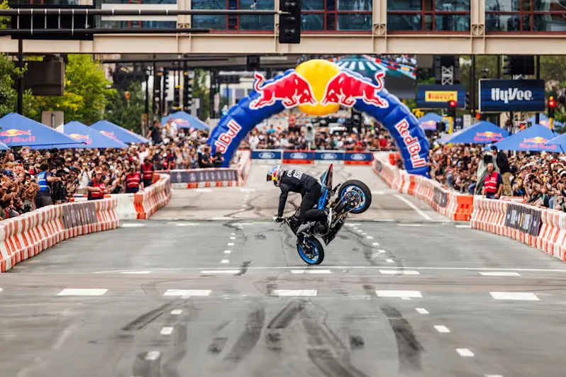 Fórmula 1 e outras modalidades: Red Bull Showrun traz muita adrenalina a Curitiba no sábado 8 imagem redbull