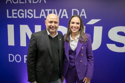 O presidente do Sistema Fiep Edson Vasconcelos e a deputada estadual Maria Victoria PP