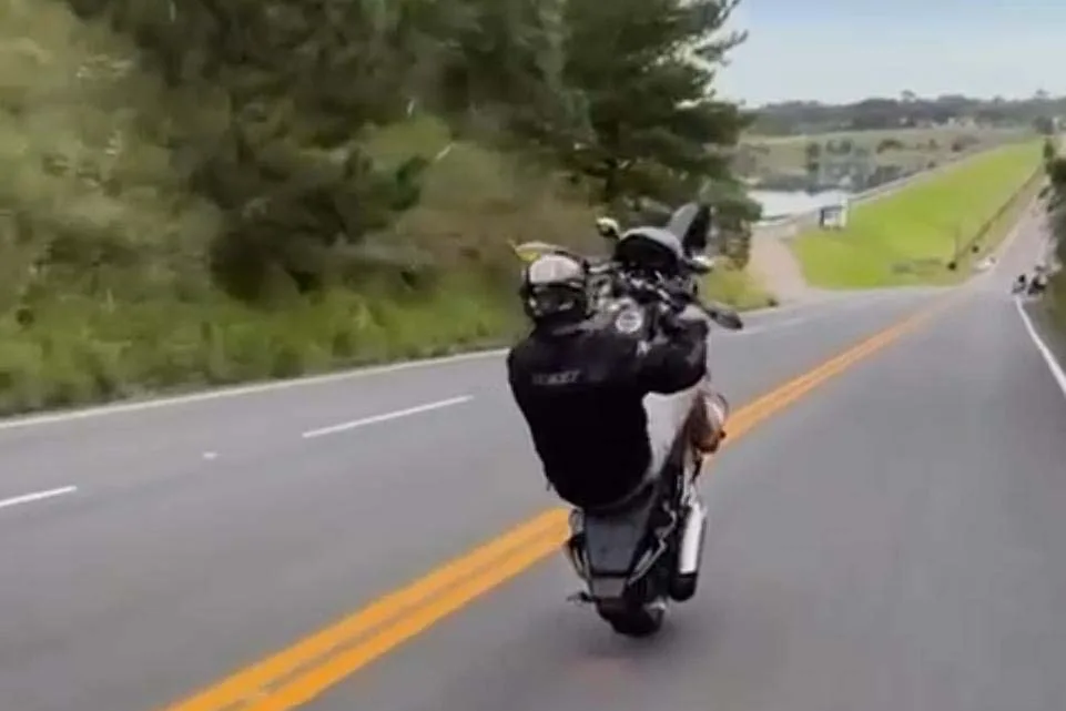 Manobras ilegais com motos