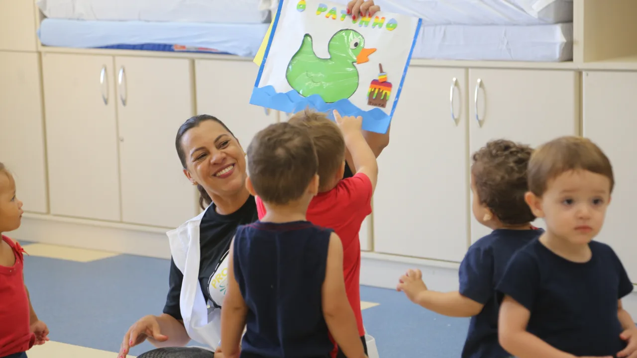 Prefeitura de Maringá aprimora carreira do magistério em atenção e valorização aos educadores infantis