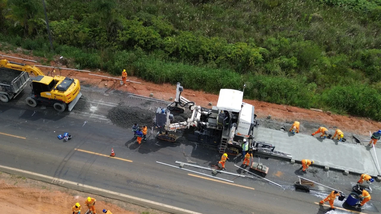 Restauração em concreto da PR-151 entre Ponta Grossa e Palmeira
