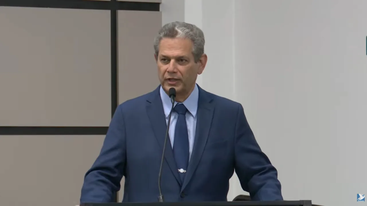 Prefeito Silvio Barros almoca na primeira sessao da Camara de Maringa 03 02 2026