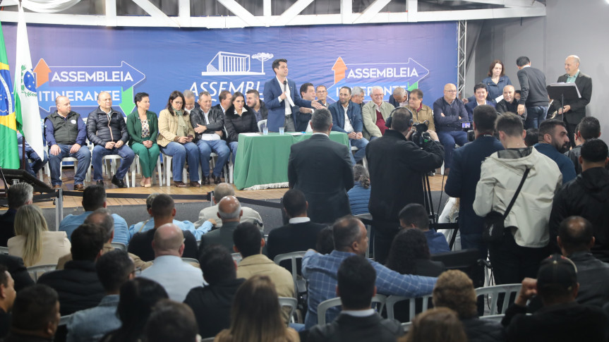 Na estreia em Goioerê, Assembleia Itinerante homenageia personalidades e recebe mais de 50 reivindicações