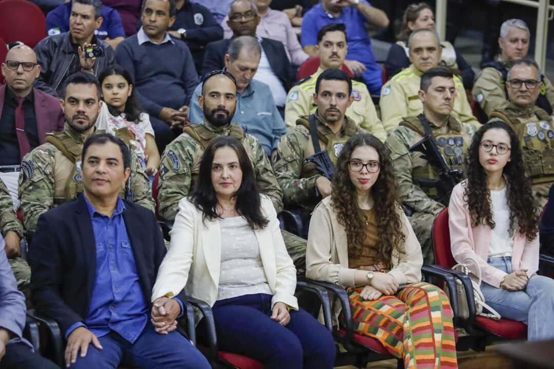 Familiares e amigos de Luciano Brito estiveram presentes - Saiba Já News
