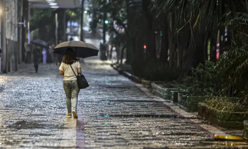 Frente fria chega no fim de semana e Dia das Mães será de temperaturas baixas no Sul e Sudeste