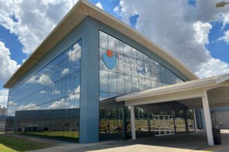 Prefeitura de Maringá inaugura Ambulatório de Genética no Hospital da Criança, ampliando o atendimento especializado a crianças e adolescentes com doenças raras.