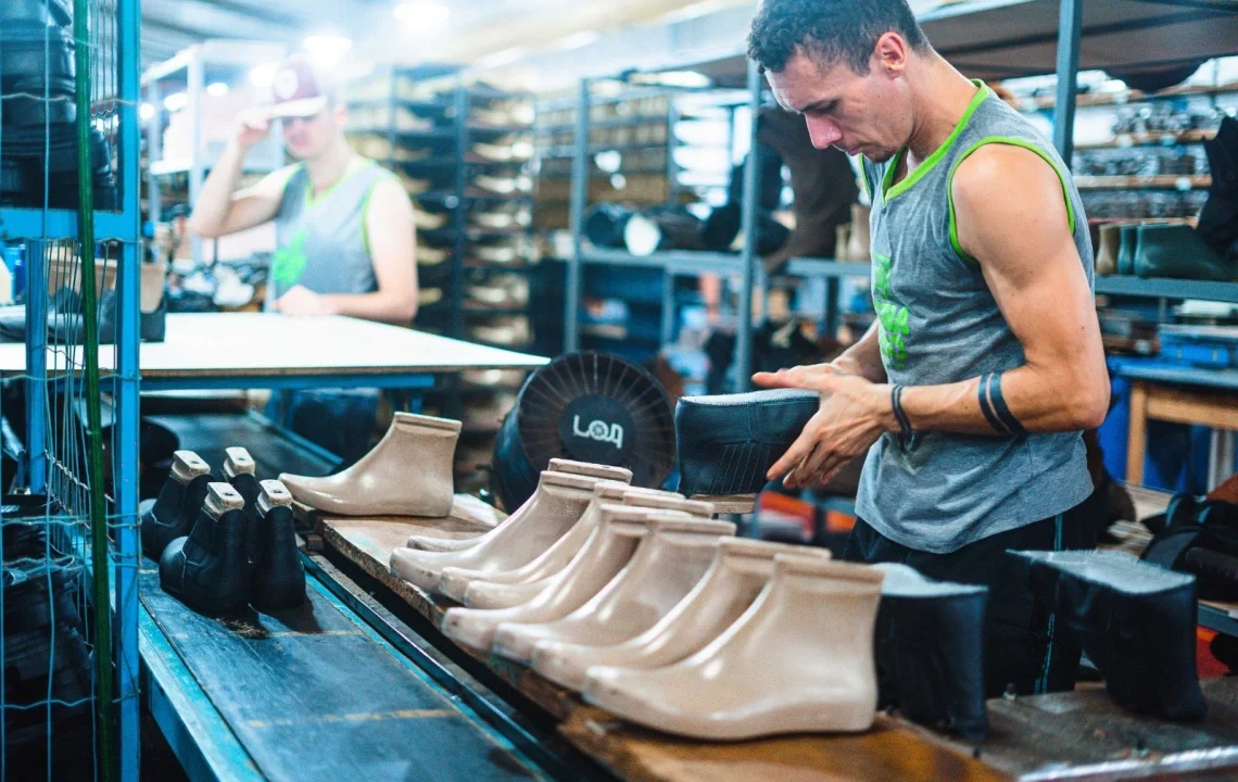 Indústria calçadista no Paraná: sapatos de proteção empurram crescimento da industrial