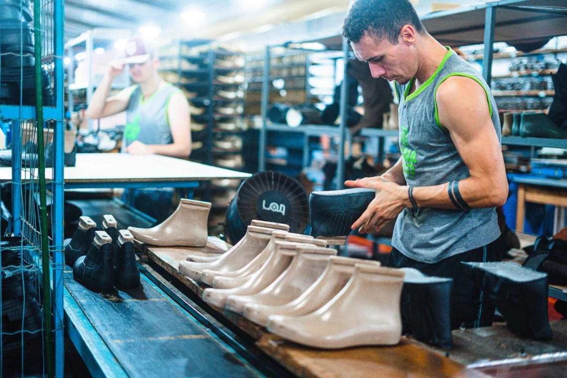 Indústria calçadista no Paraná: sapatos de proteção empurram crescimento da industrial