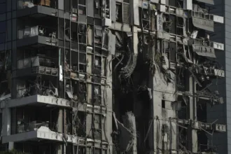 Israel ameaca novas retaliacoes apos ataques do Ira
