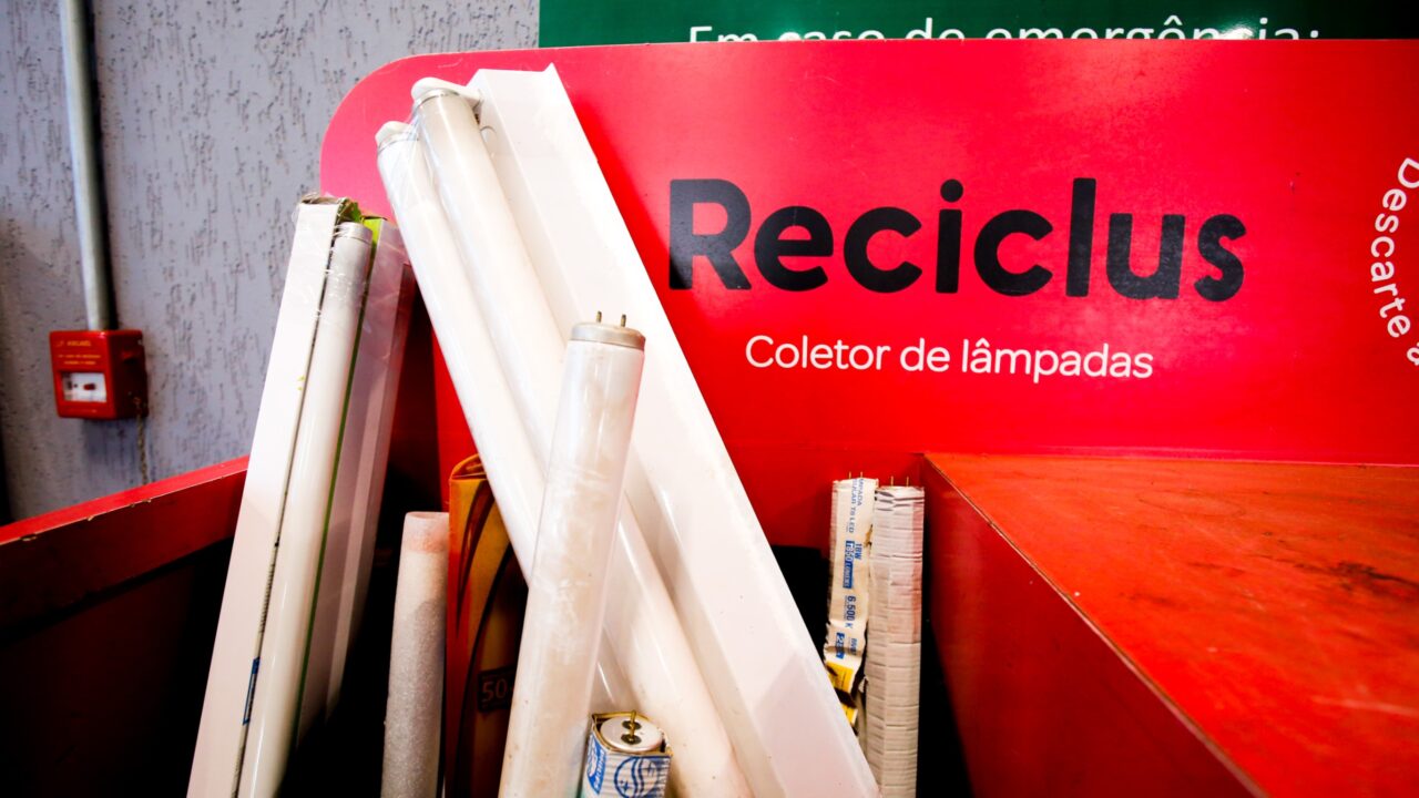 Logística reversa e o simples ato de levar o material até um ponto de descarte faz a diferença para a saúde do planeta