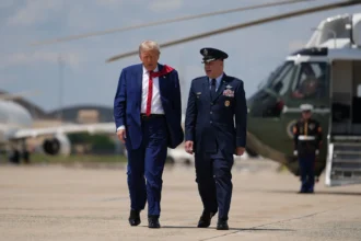 O presidente Trump disse que os EUA se juntaram a guerra contra o Ira com Israel no sabado.Credito.Eric Lee para o The New York Times