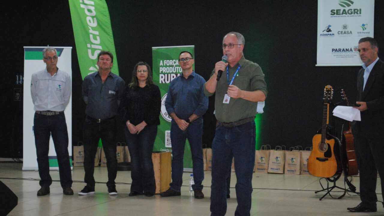 Operadores de colheitadeiras são premiados em Maringá