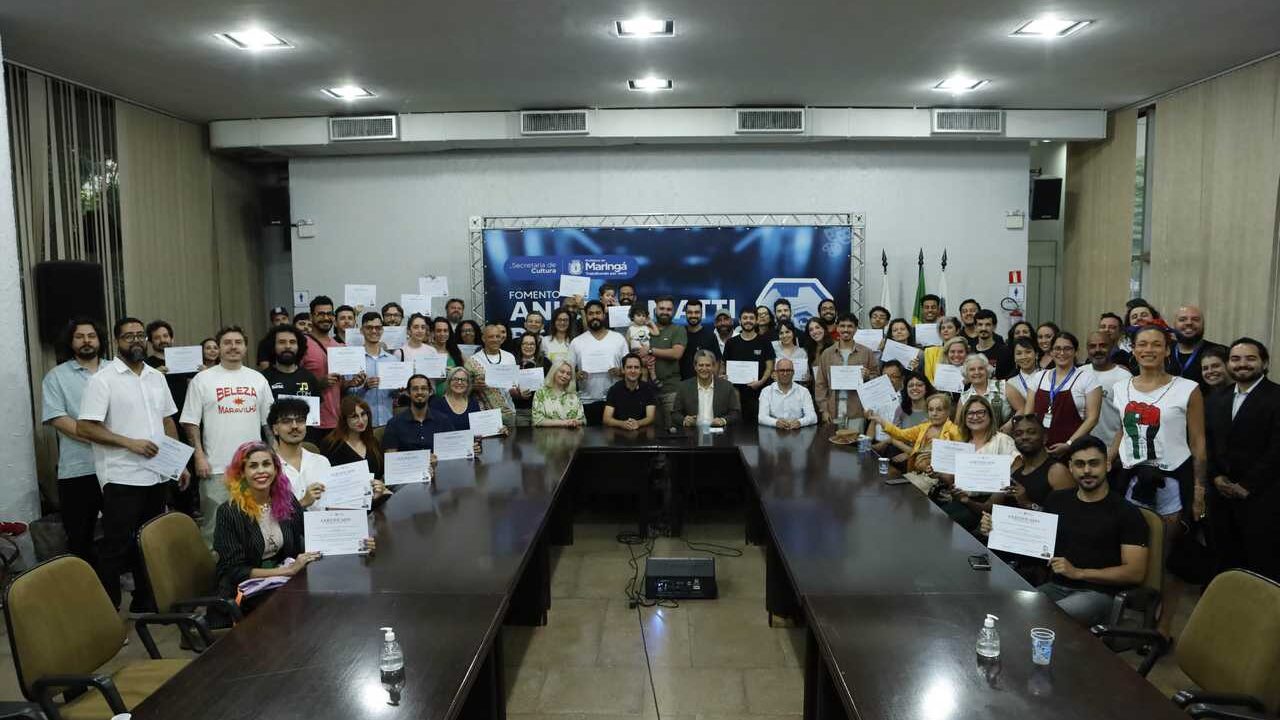 Prefeitura de Maringa assinatura dos contratos dos projetos artisticos contemplados pelo Fomento Aniceto Matti - Saiba Já News