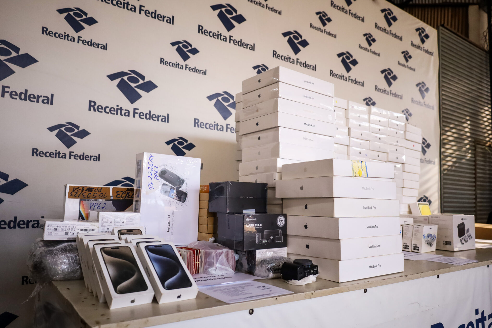 Prefeitura de Maringá recebe mercadorias apreendidas pela Receita Federal; valor ultrapassa R$ 1,3 milhão