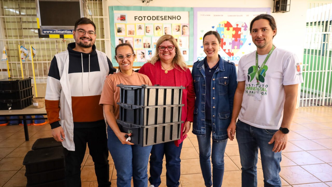 Nesta quarta-feira, 18, foram cedidas as primeiras composteiras para os pais e servidores da Escola Municipal Octávio Periotto (Credito: Rafael Macri / PMM)