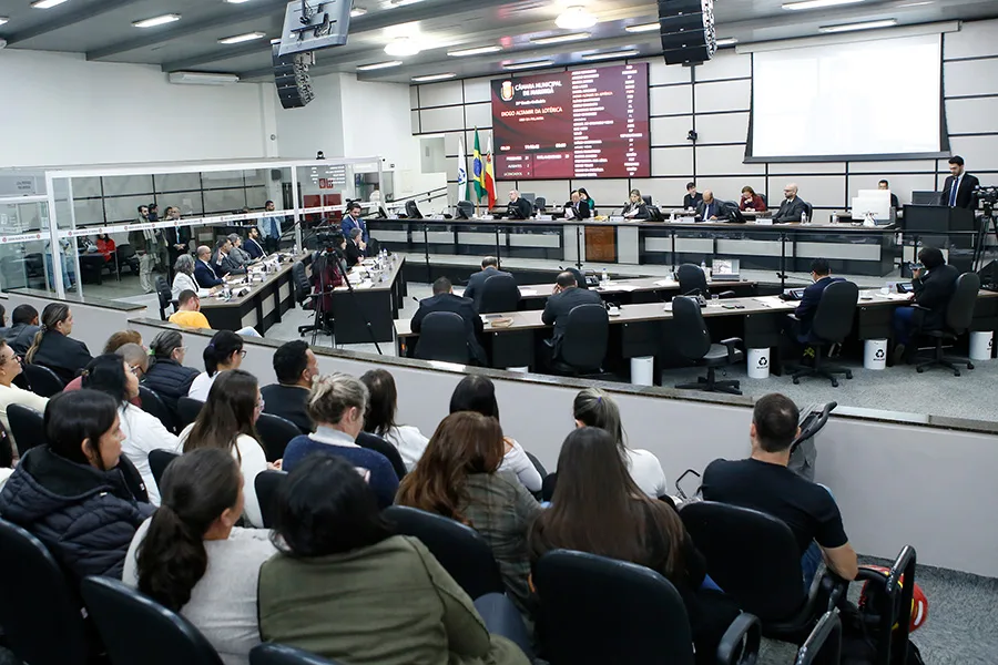 Maringá avança: Câmara aprova projeto que regulamenta jornada de 30 horas para profissionais da enfermagem