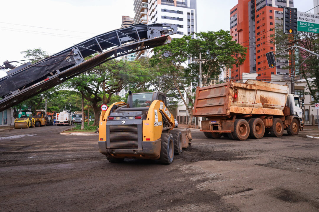Prefeitura segue com recapeamento na Avenida Tiradentes; material retirado da via será utilizado para manutenção de estradas rurais 3 Recapeamento na Avenida Tiradentes - Saiba Já News