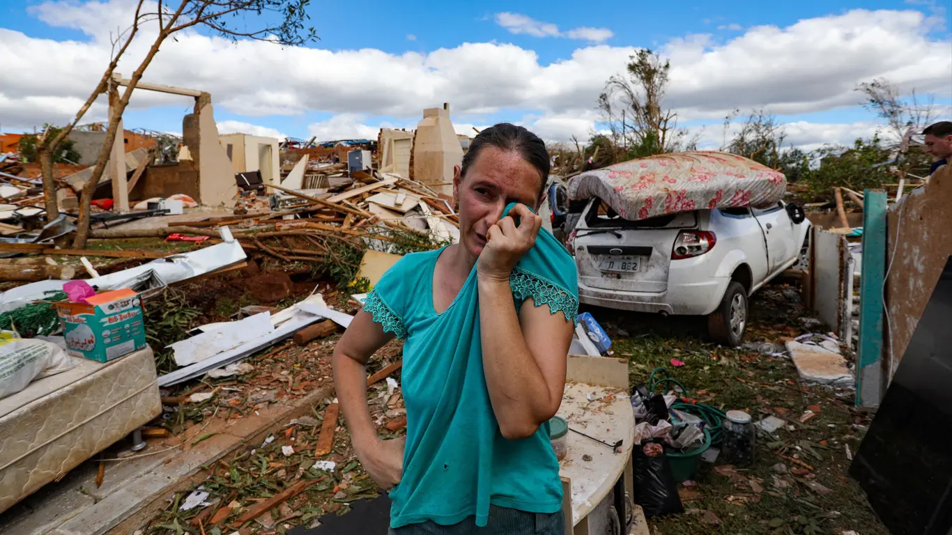 Tornado devastador arrasou a cidade de Rio Bonito do Iguaçu