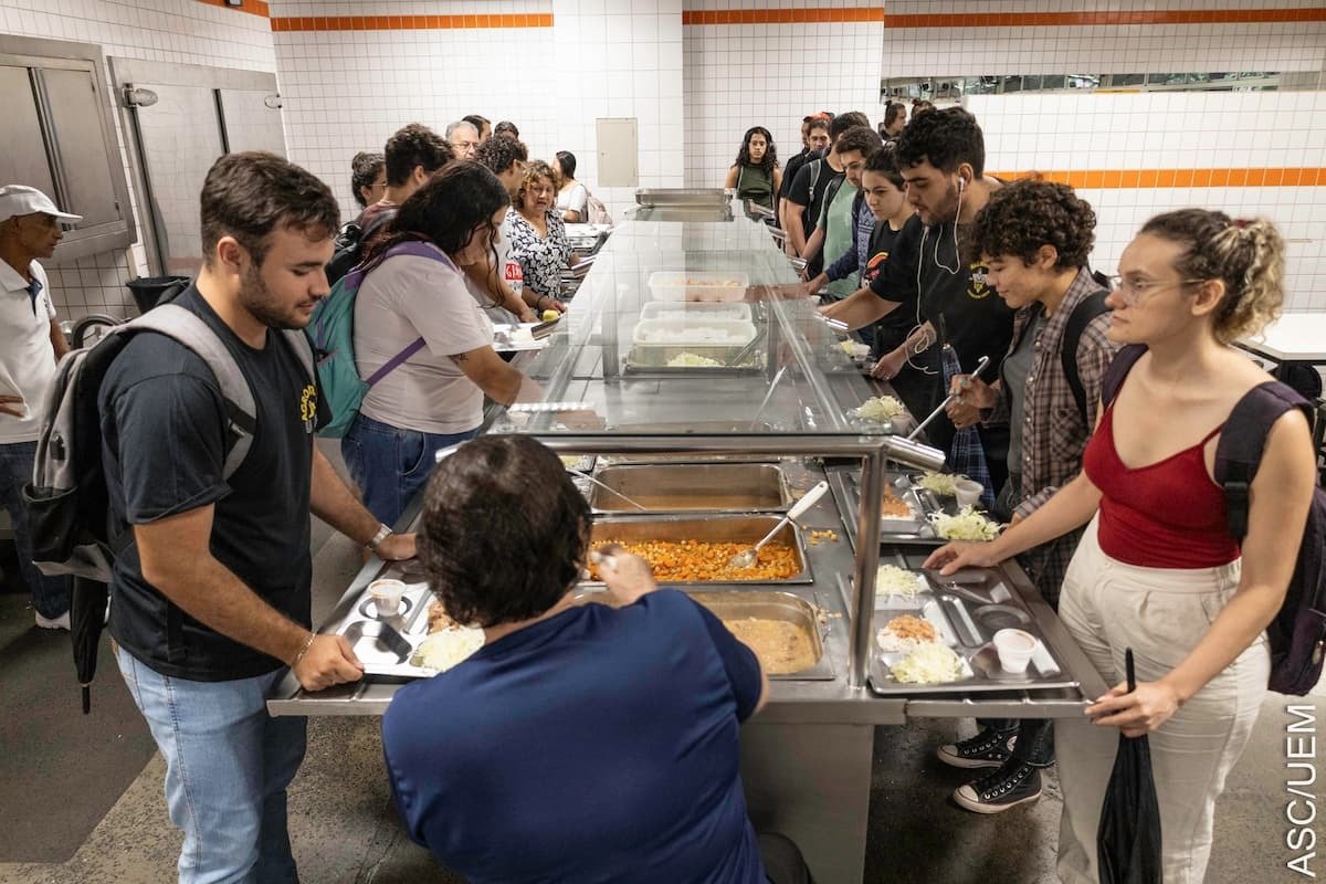 Ratinho Junior sanciona lei que garante segurança alimentar a universitários no Paraná 7 WhatsApp Image 2025 04 24 at 15.40.09