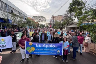 APAE Sarandi e Prefeitura se unem em mobilização histórica para defender direitos das pessoas com deficiência e a educação inclusiva contra a ADI 7796. Saiba mais sobre este importante ato em Sarandi.