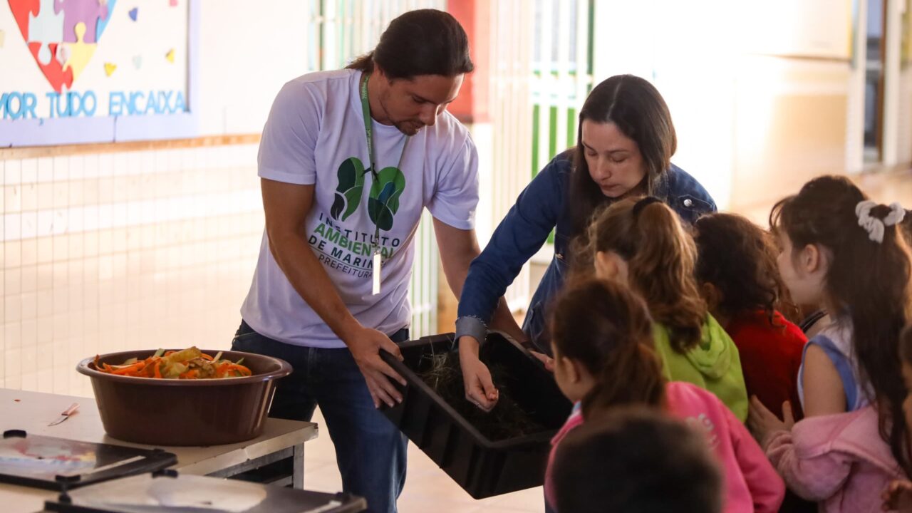 Minhoca na Cabeça: projeto da Prefeitura de Maringá incentiva famílias a fazer compostagem doméstica