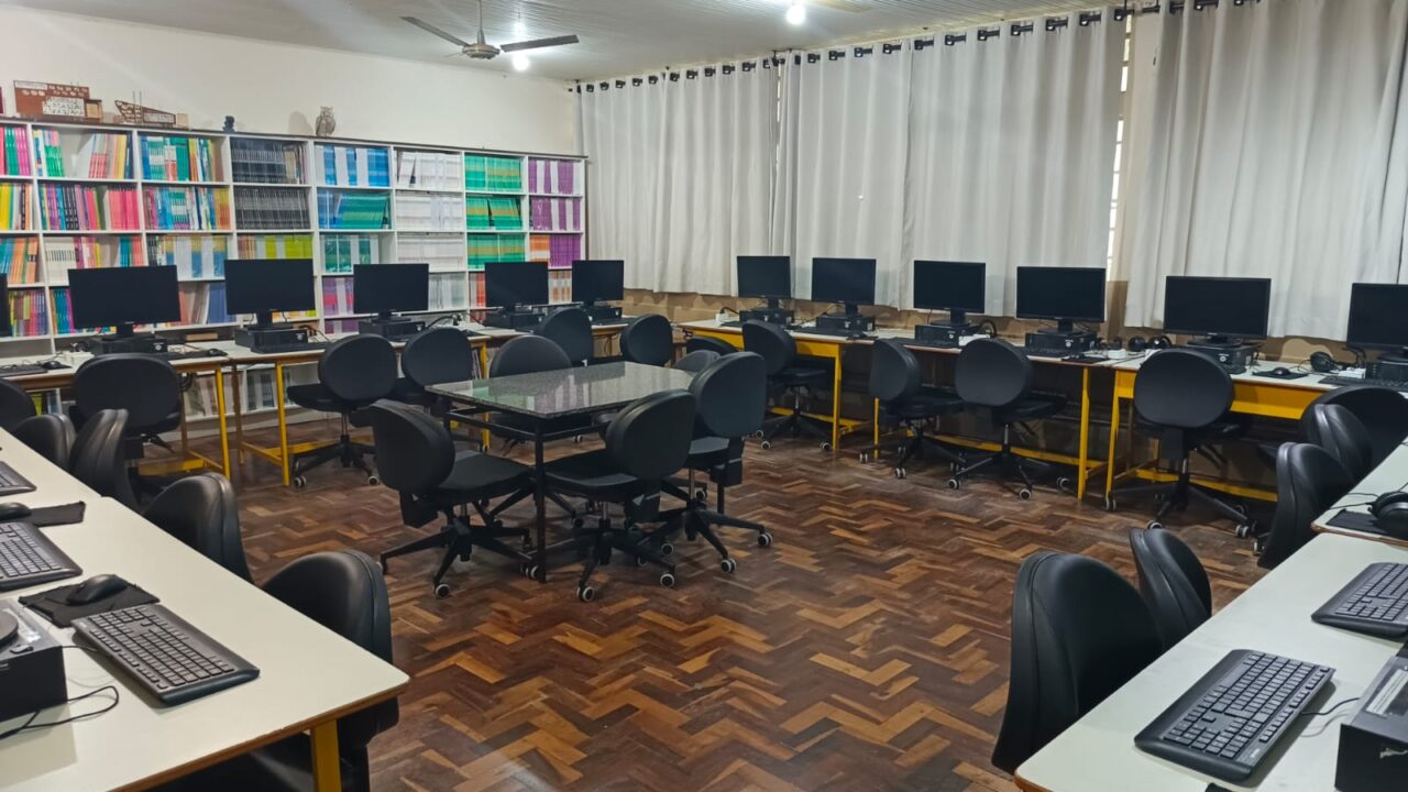 Colégio Estadual Marquês de Herval, de Uniflor, região Noroeste do Paraná
