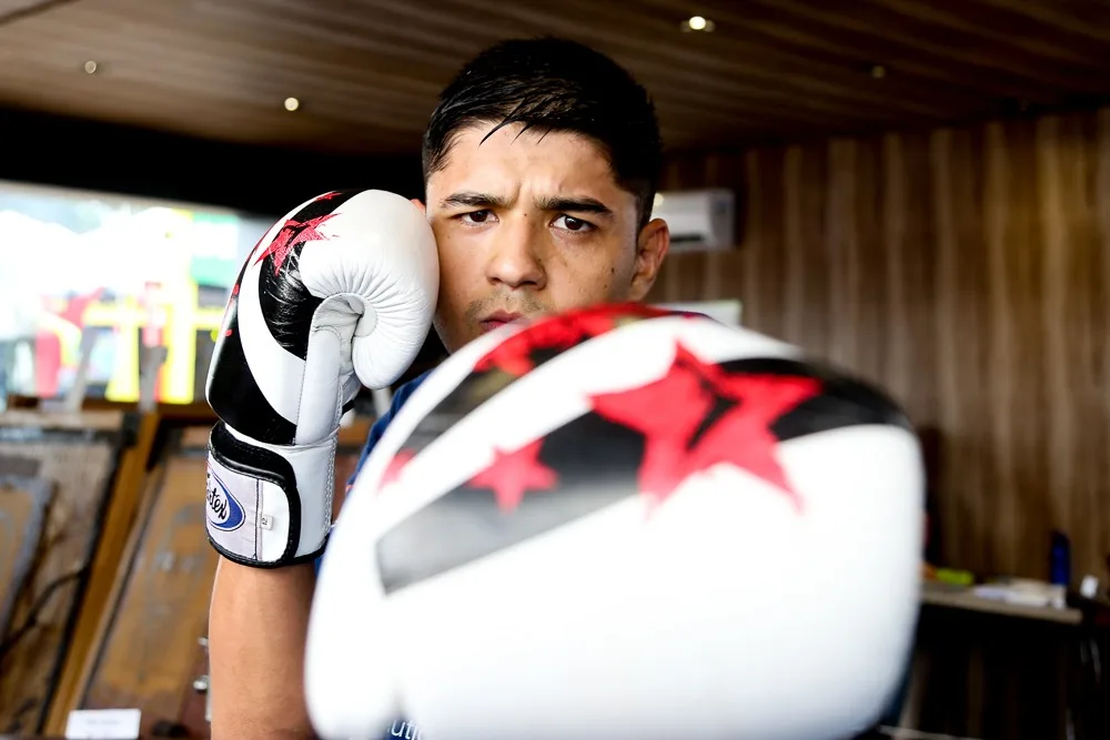 🥊 Bora lutar! Inscrições abertas para aulas gratuitas de kickboxing em Maringá!