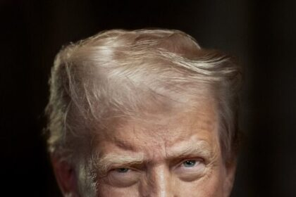 Official_Presidential_Portrait_of_President_Donald_J._Trump_(2025)
