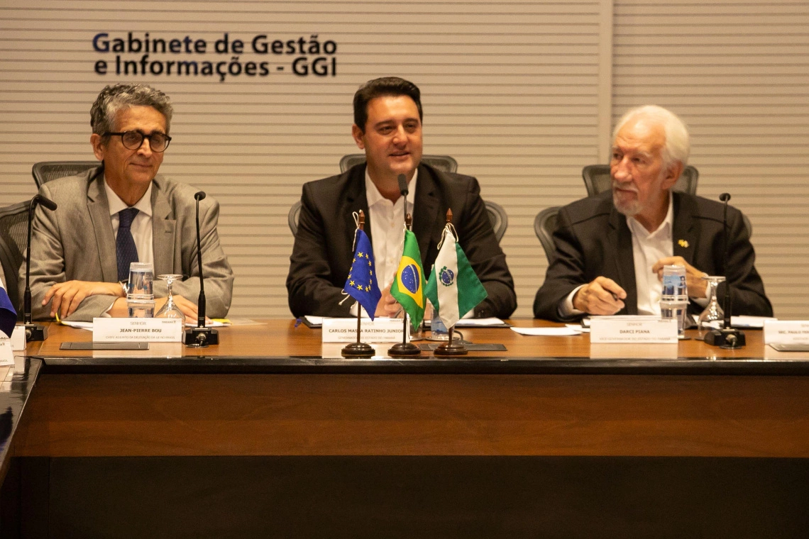 Paraná no mapa global! Ratinho Junior recebe comitiva da União Europeia para fortalecer parcerias, investimentos e impulsionar novas oportunidades no Estado 6 delegacao uniao europeia foto rdziura 5066 0 1