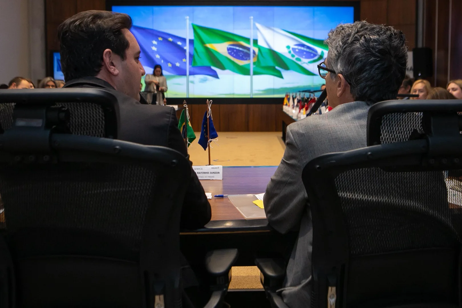 Paraná no mapa global! Ratinho Junior recebe comitiva da União Europeia para fortalecer parcerias, investimentos e impulsionar novas oportunidades no Estado 18 delegacao uniao europeia foto rdziura 5182 0