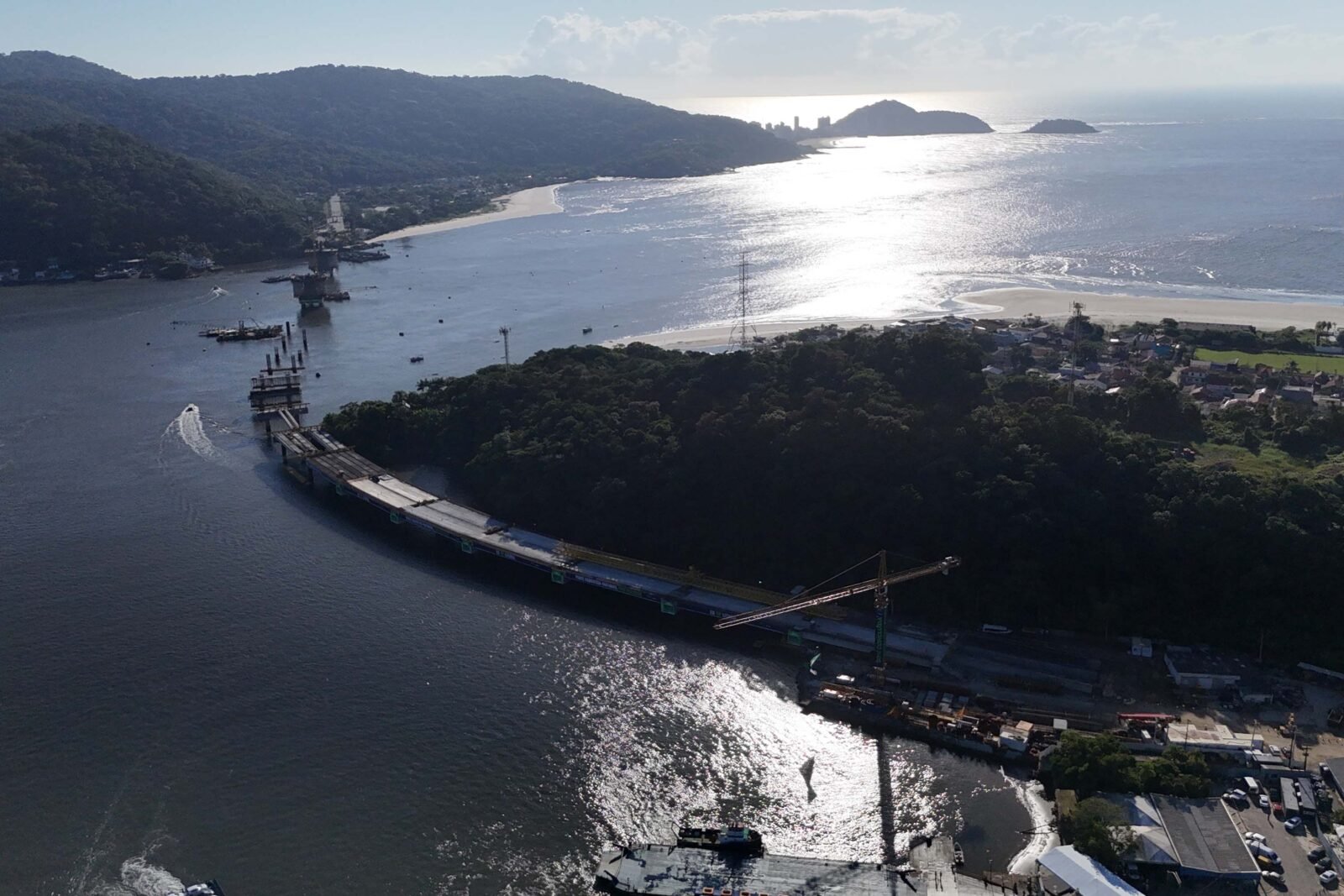 Do sonho à realidade: Governador Ratinho Junior visitou canteiro de obras da Ponte de Guaratuba que alcançou 50% de conclusão 33 dji 20250501194653 0184 d