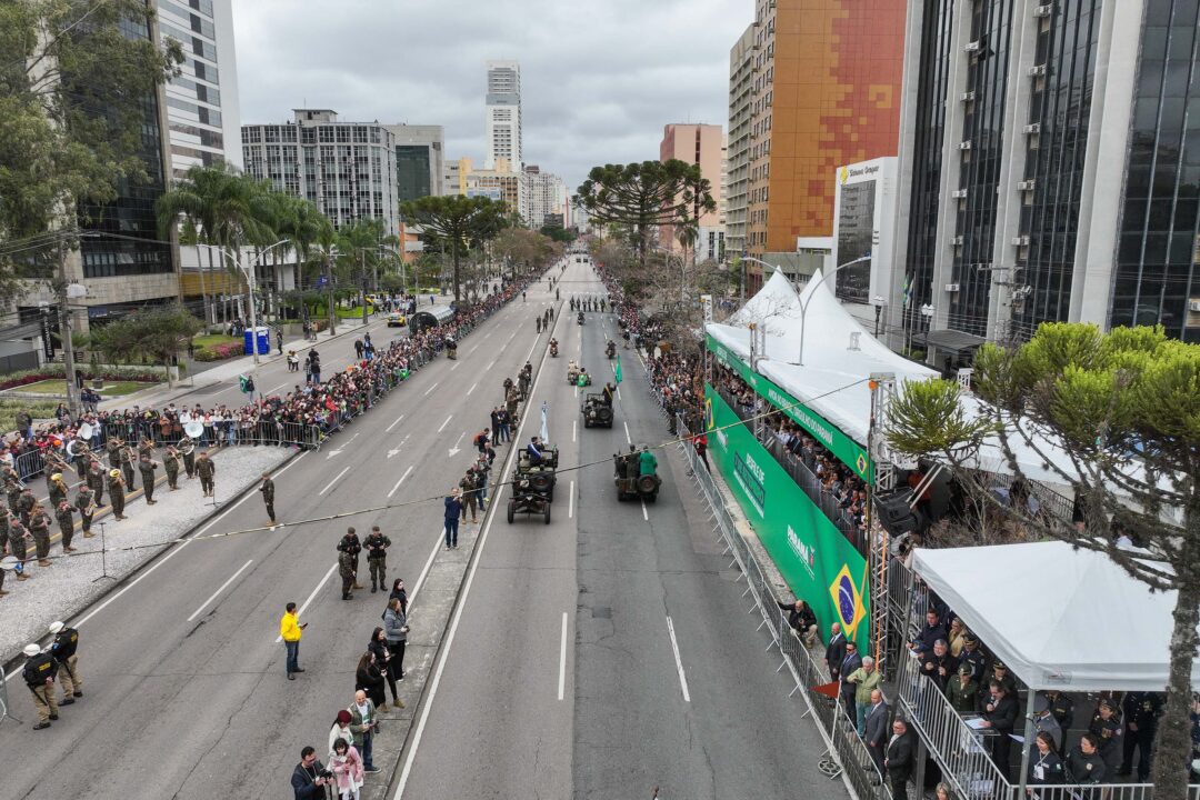 203 anos da Independência: 6,5 mil pessoas desfilam no 7 de Setembro em Curitiba 24 dji 20250907103610 0008 v - Saiba Já News
