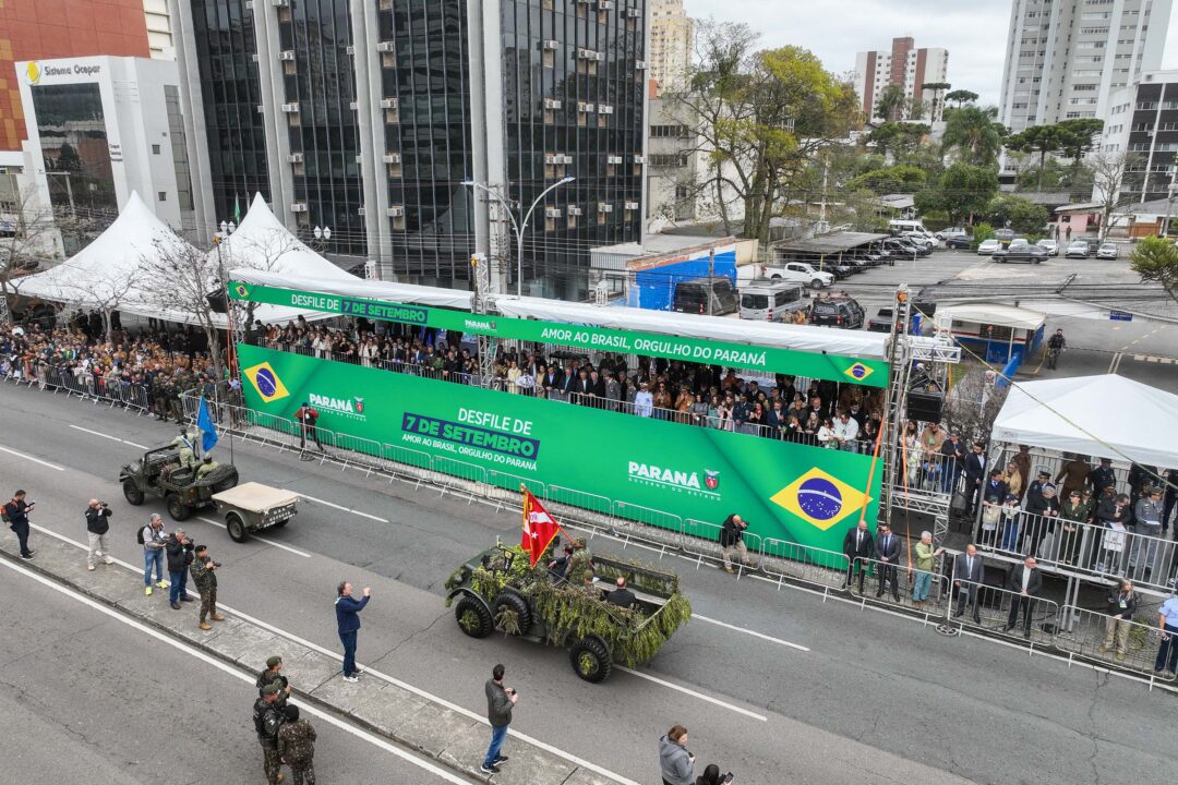 203 anos da Independência: 6,5 mil pessoas desfilam no 7 de Setembro em Curitiba 22 dji 20250907103652 0009 v - Saiba Já News